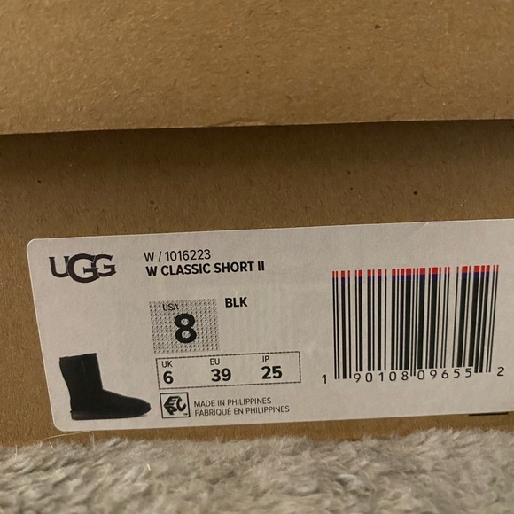 Brand New Christmas Uggs that are to small for me! - Picture 4 of 5